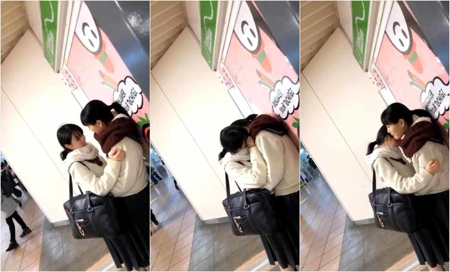 @20209343934 用户上传:怎么聊着天突然就把嘴给亲上了-nai