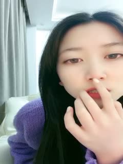 超清纯校花–夏天的夏,颜值、身材让人看了直流口水,声音温柔听她聊天就是心情舒畅,揉奶露毛真好看!-nai